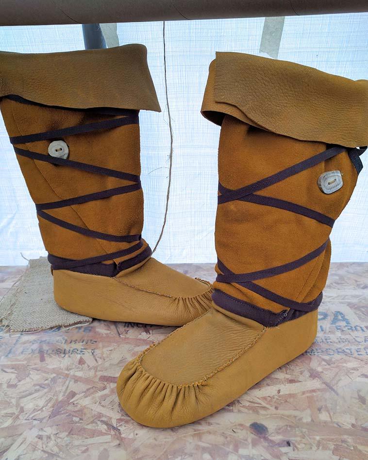 Winter Moccasins DIY Kit (Hide Uppers) – Lure of the North